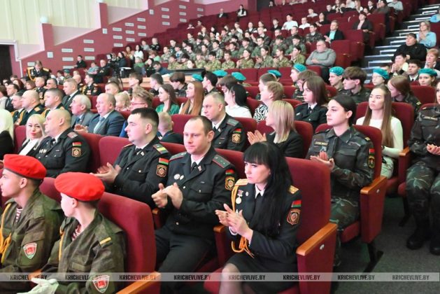 Профессия по зову сердца: в Кричеве поздравили стражей порядка