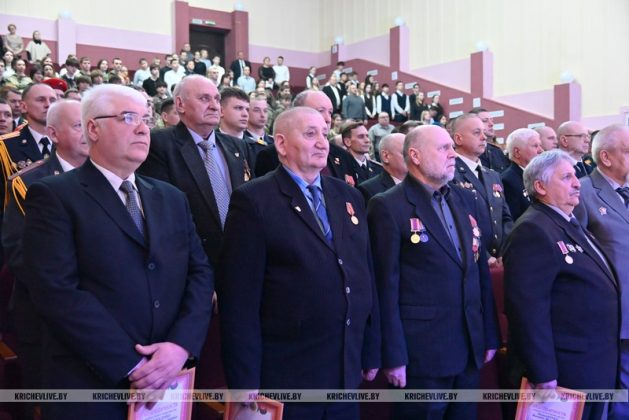 Профессия по зову сердца: в Кричеве поздравили стражей порядка