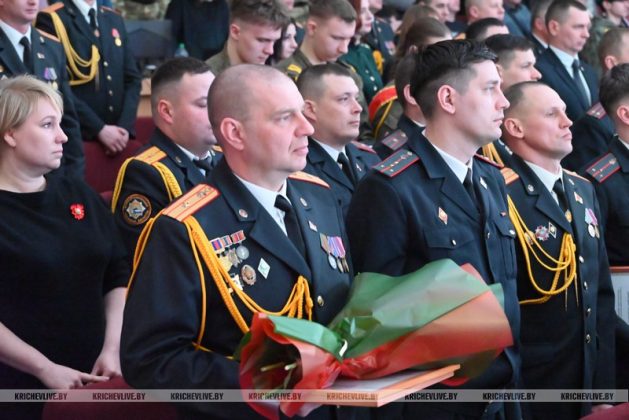 Профессия по зову сердца: в Кричеве поздравили стражей порядка