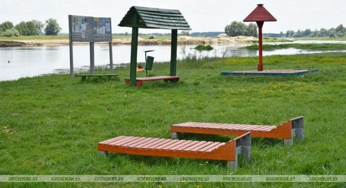 На пляже по улице Ващилы в Кричеве разрешено купаться На пляже по улице Ващилы в Кричеве разрешено купаться