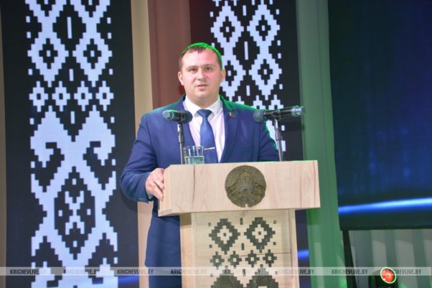Те, кто создает уют: в Кричеве чествовали работников бытового обслуживания и жилищно-коммунального хозяйства