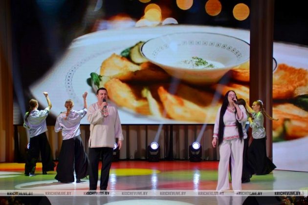 Символ единства и ответственности: в Кричеве торжественно отметили День Конституции