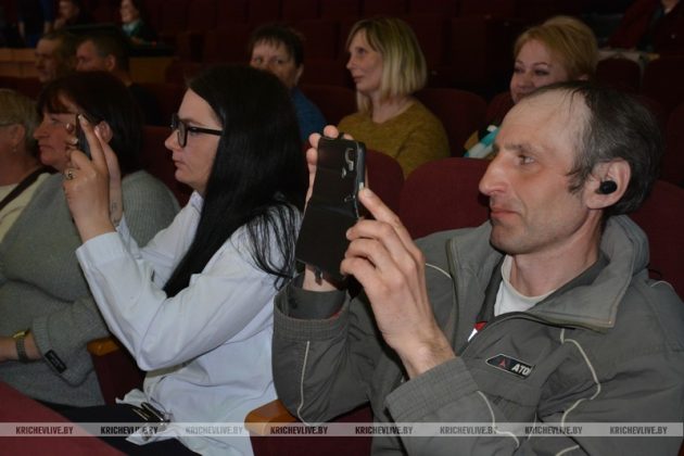 Те, кто создает уют: в Кричеве чествовали работников бытового обслуживания и жилищно-коммунального хозяйства