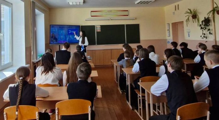 Неделя финансовой грамотности детей и молодежи проходит в Кричеве