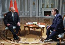 Лукашенко дает интервью журналисту телеканала RT Рику Санчесу