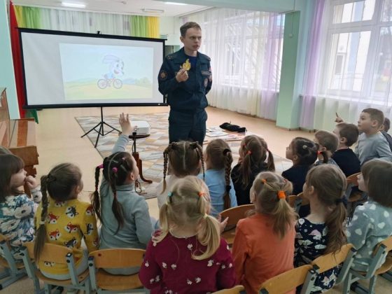 Детям о пожарной безопасности в игровой форме: спасатели Кричева объяснили главные правила