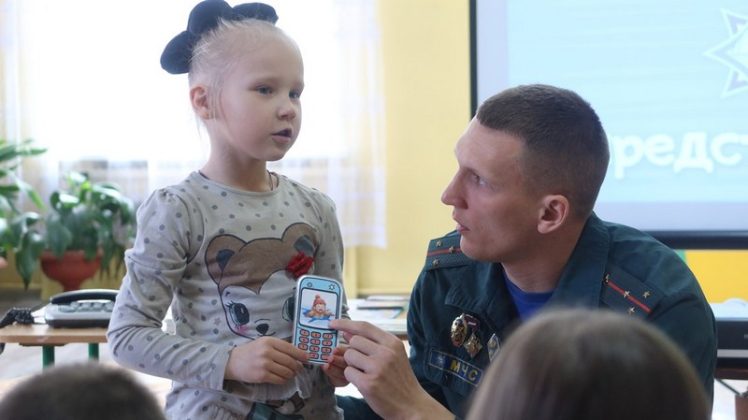 Кричевские спасатели провели урок безопасности для дошколят