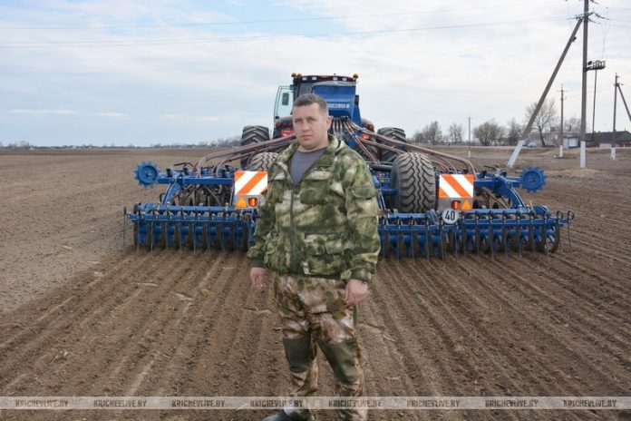 Узнали, кто лидирует на весенне-полевых работах на Кричевщине Узнали, кто лидирует на весенне-полевых работах на Кричевщине