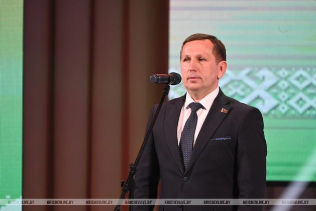 В Кричеве торжественно отметили День единения народов Беларуси и России