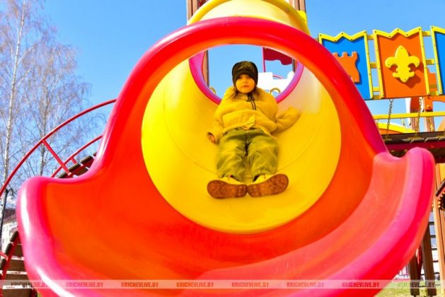 Фоторепортаж: патриотическая акция «С песней — к Победе!» в Кричеве