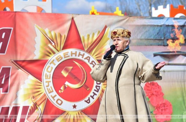 Фоторепортаж: патриотическая акция «С песней — к Победе!» в Кричеве