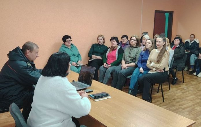 В Кричеве обсудили, как защитить пожилых от кибермошенников