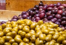 Какие оливки полезнее — черные или зеленые Какие оливки полезнее — черные или зеленые