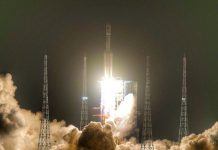 Китай успешно запустил грузовой космический корабль к станции на орбите