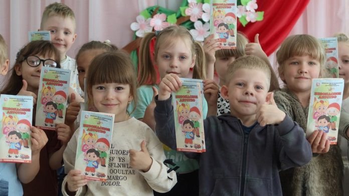 «Спички — не игрушка»: спасатели Кричева научили дошколят главным правилам лета