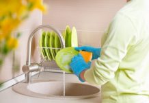Как убрать запах рыбы с кухонной доски и посуды: 5 простых способов