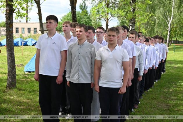 Учебно-полевые сборы для 53 десятиклассников стартовали в Кричевском районе