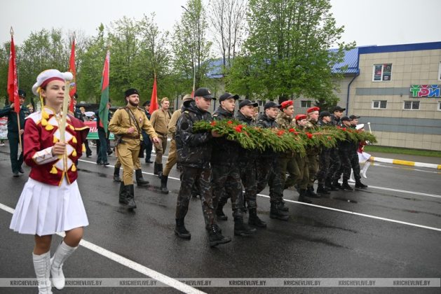 И взрослые, и дети: в Кричеве прошло шествие в честь Дня Победы