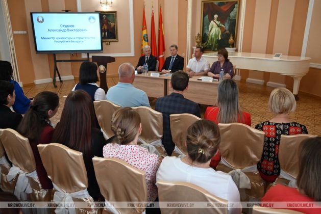 Министр архитектуры и строительства встретился с представителями сферы культуры Кричева