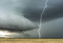О рисках при грозах и жаре, напомнили кричевские спасатели О рисках при грозах и жаре, напомнили кричевские спасатели