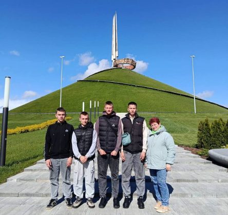 Учащиеся Кричевского колледжа посетили святыни белорусской земли