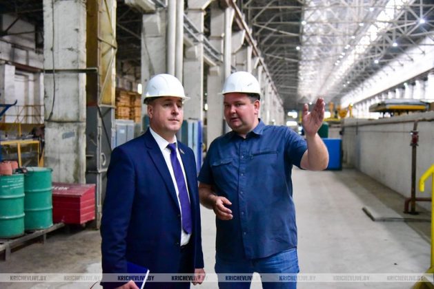 Сергей Давыдов ознакомился с работой новой производственной линии ООО «КМБ-Восток» в Кричеве