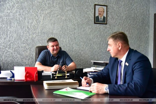 Сергей Давыдов ознакомился с работой новой производственной линии ООО «КМБ-Восток» в Кричеве