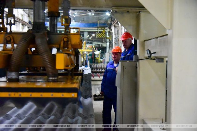 Сергей Давыдов ознакомился с работой новой производственной линии ООО «КМБ-Восток» в Кричеве