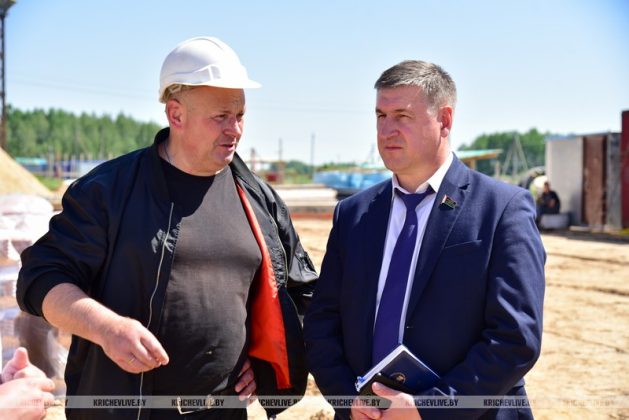 Сергей Давыдов провел мониторинг строительства сельхозобъектов в Кричеве