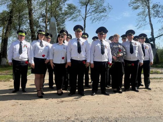 Кричевские правоохранители почтили память героев войны. Фотофакт