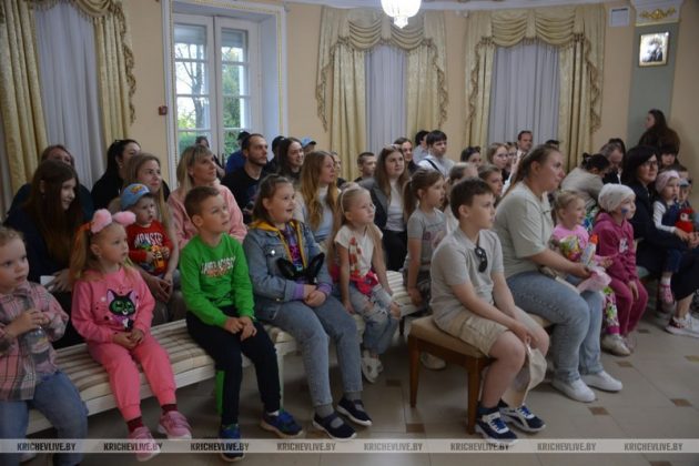 Узнали, как дворец Потемкина на четыре часа превратился в портал в историю. Фоторепортаж с «Ночи музеев»
