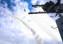 США начали наносить удары по Ирану