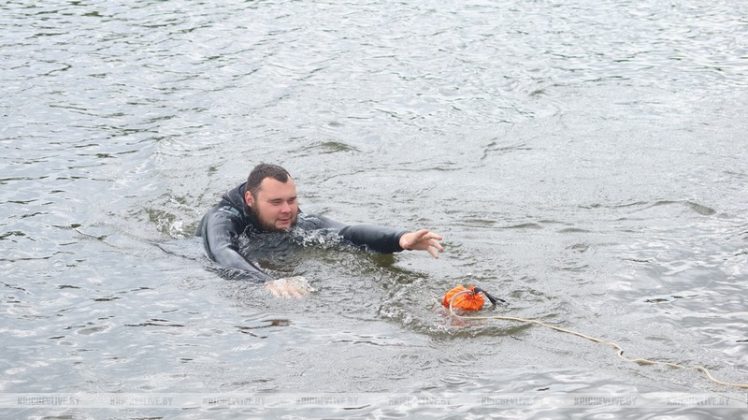 Кричевские спасатели и ОСВОД провели урок безопасности у воды для школьников