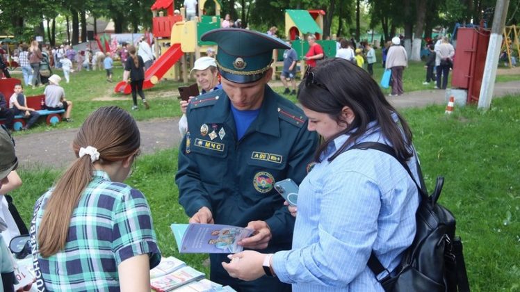 Хотите, чтобы ваш ребенок запомнил правила безопасности? Посмотрите, как это сделали в Кричевском РОЧС