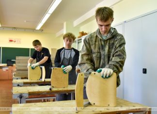 В Кричеве организована трудовая занятость подростков В Кричеве организована трудовая занятость подростков