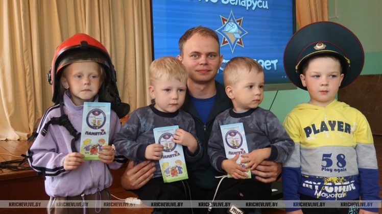 Кричевские спасатели провели урок безопасности в Молятичской школе