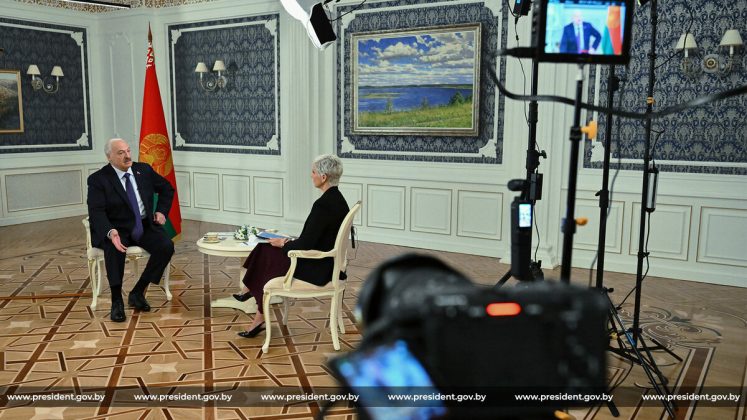 Президент Беларуси Александр Лукашенко дал интервью телеканалу "Аль-Арабия": полная версия