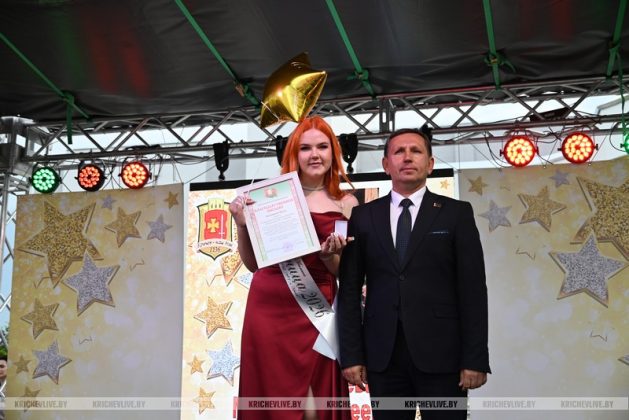 21 выпускник школ Кричевщины получил сегодня золотую медаль