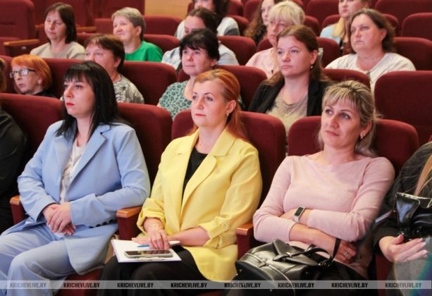 «Это святая тема для нас»: в Кричеве прошла встреча Сергея Сыранкова с работниками культуры