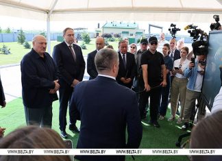 Лукашенко поручил выработать четкую программу по разведению в Беларуси красной породы коров Лукашенко поручил выработать четкую программу по разведению в Беларуси красной породы коров