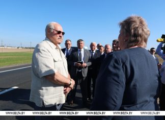 Должен быть качественным, на уровне импортных образцов. Лукашенко показали белорусский пресс-подборщик Должен быть качественным, на уровне импортных образцов. Лукашенко показали белорусский пресс-подборщик