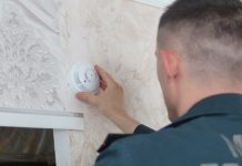 Спасатели Кричевщины проверили дома одиноких пенсионеров: особое внимание – пожарным извещателям Спасатели Кричевщины проверили дома одиноких пенсионеров: особое внимание – пожарным извещателям