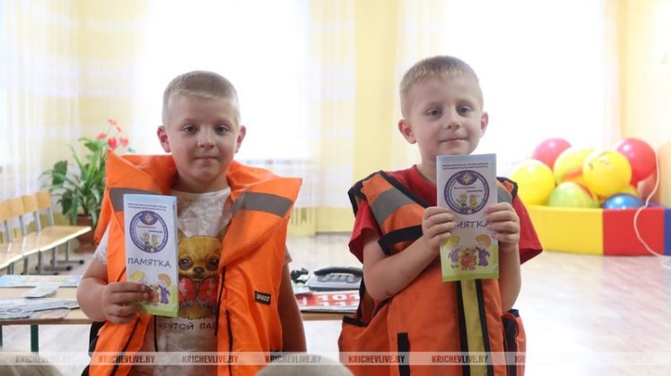 Кричевские спасатели провели уроки безопасности для воспитанников детских садов