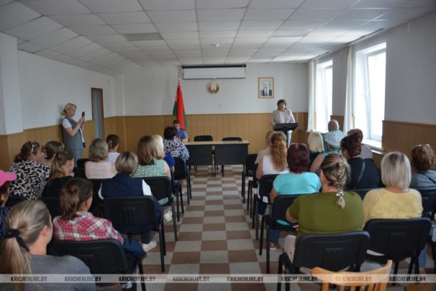 Председатель Кричевского районного Совета депутатов Ирина Прудникова встретилась с работниками почтовой связи