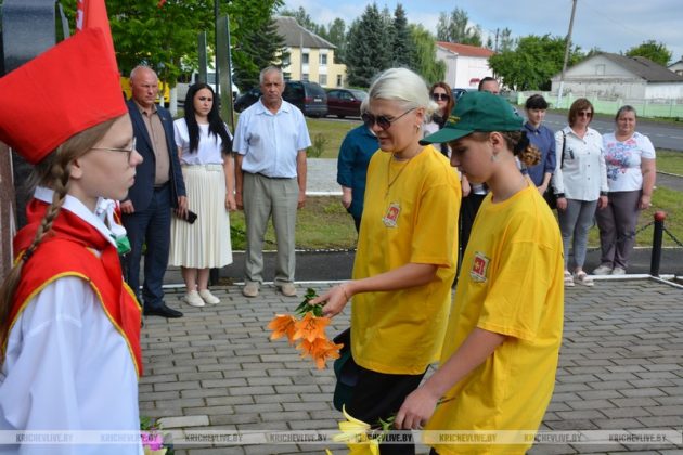 Последний бой над родной деревней: на Кричевщине почтили память летчика-героя