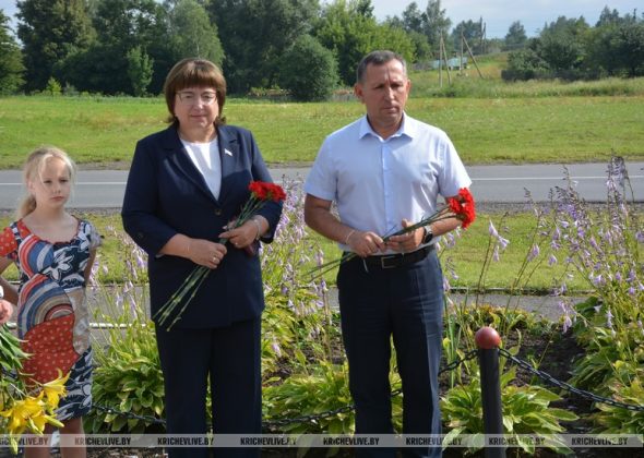 Последний бой над родной деревней: на Кричевщине почтили память летчика-героя