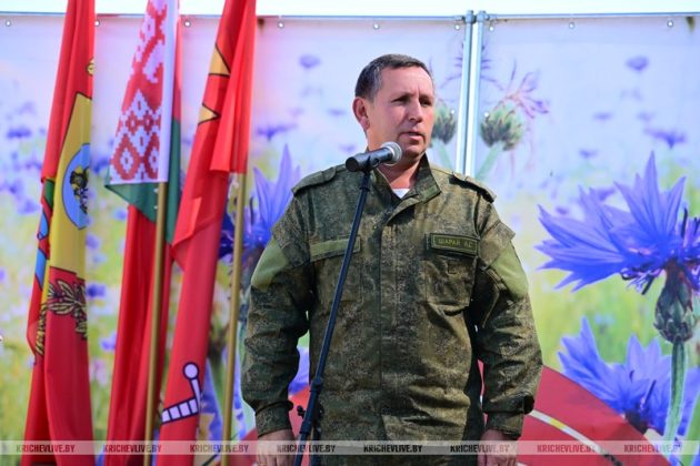 Первая тысяча тонн: в Кричевском районе чествовали героя жатвы