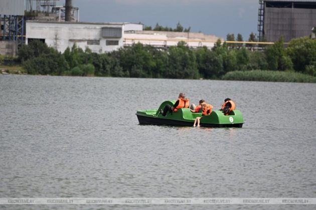 В Кричеве открыли пляж на озере Молодежном