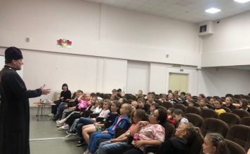 Кричевский священник рассказал ребятам о празднике Петра и Февронии Кричевский священник рассказал ребятам о празднике Петра и Февронии