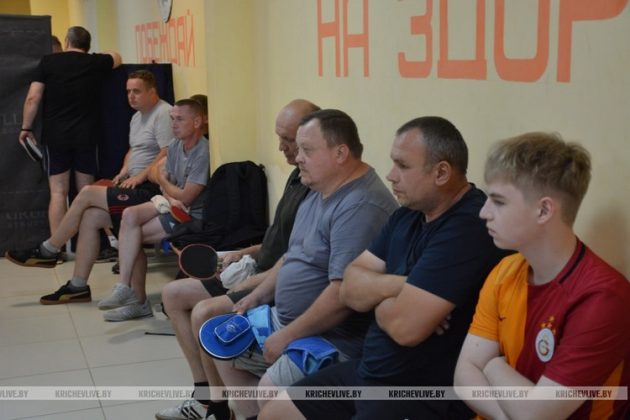 Турнир по настольному теннису в Кричеве собрал 60 спортсменов из Беларуси и России.